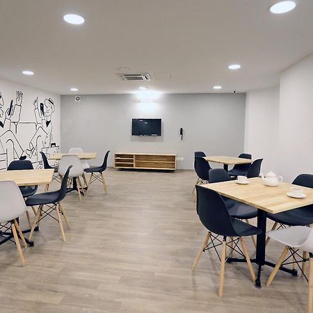 Oyo Townhouse 17 Huda City Center Near Leisure Valley Park 古尔冈 外观 照片