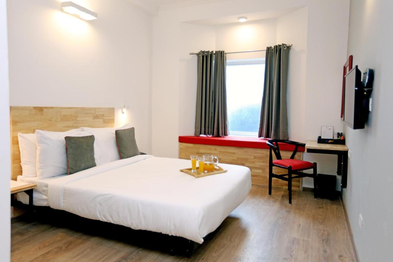 Oyo Townhouse 17 Huda City Center Near Leisure Valley Park 古尔冈 外观 照片