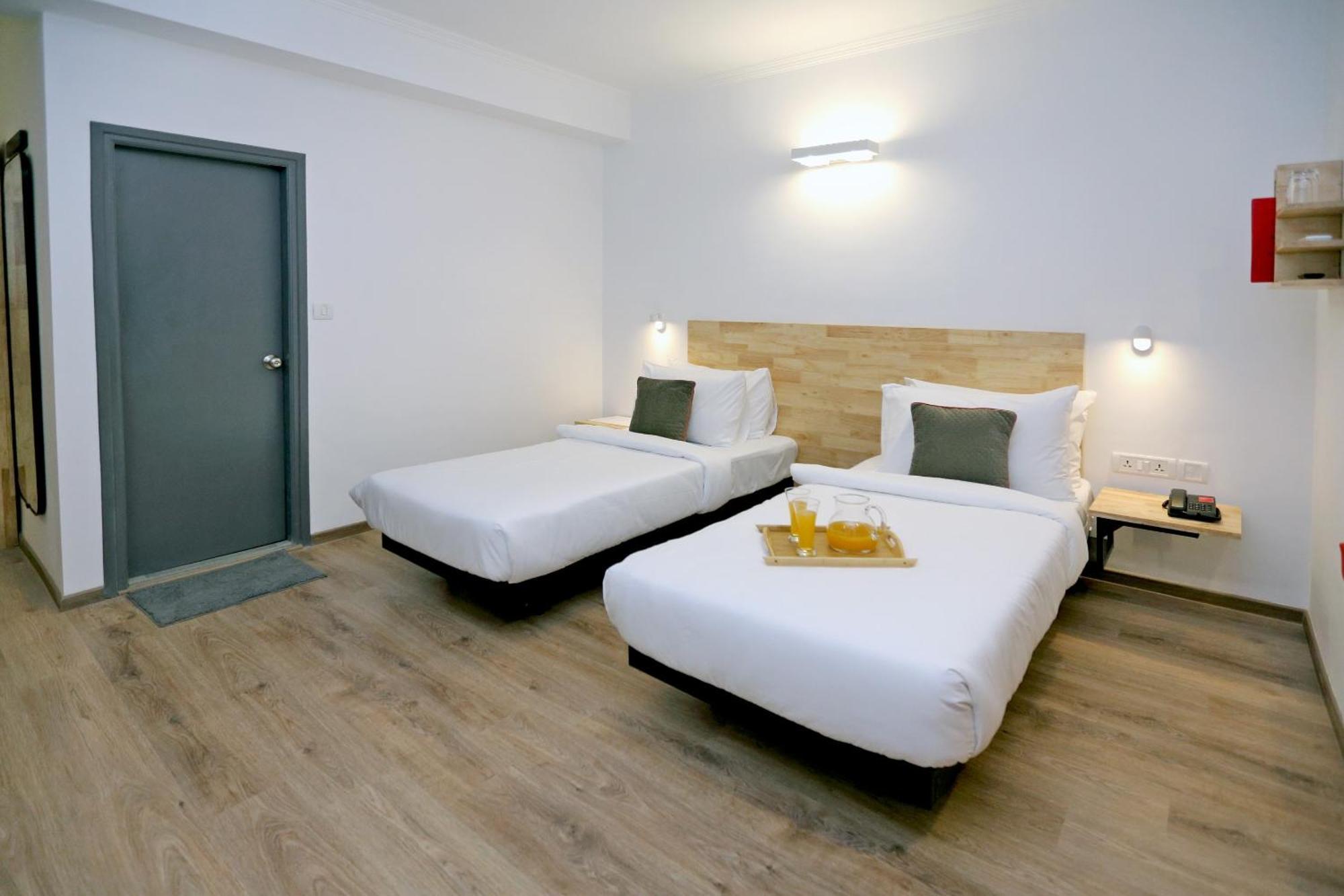 Oyo Townhouse 17 Huda City Center Near Leisure Valley Park 古尔冈 外观 照片