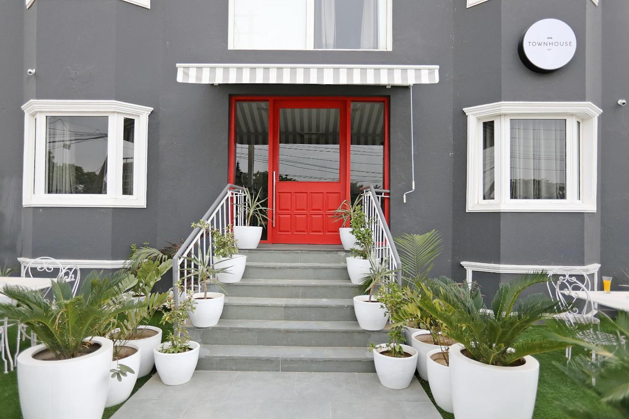 Oyo Townhouse 17 Huda City Center Near Leisure Valley Park 古尔冈 外观 照片